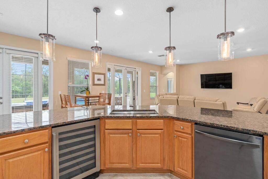Lakeview W/8 Bedroom 5 Kingsuite 3 Miles To Disney Киссимми Экстерьер фото